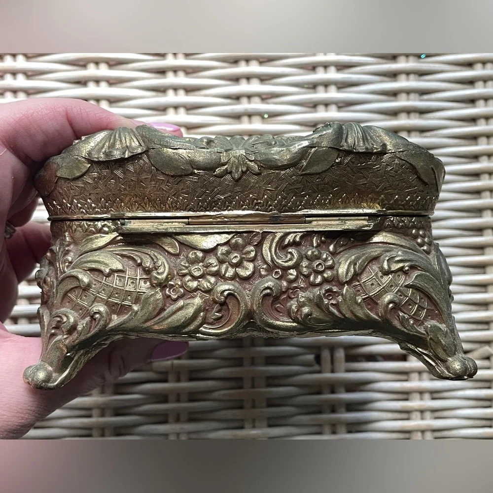 VTG Floral Gold Toned Jewelry/Trinket Box 1